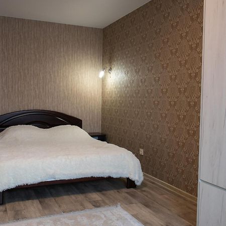 Академіка Корольова 20 1 Apartment แชร์กาซี ภายนอก รูปภาพ